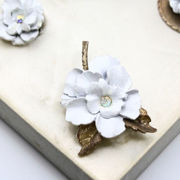 Vintage White Enamel Rose Jewelry Set Bracelet Pin Clip Earrings w Box – Hey Viv - Picture 3 of 8